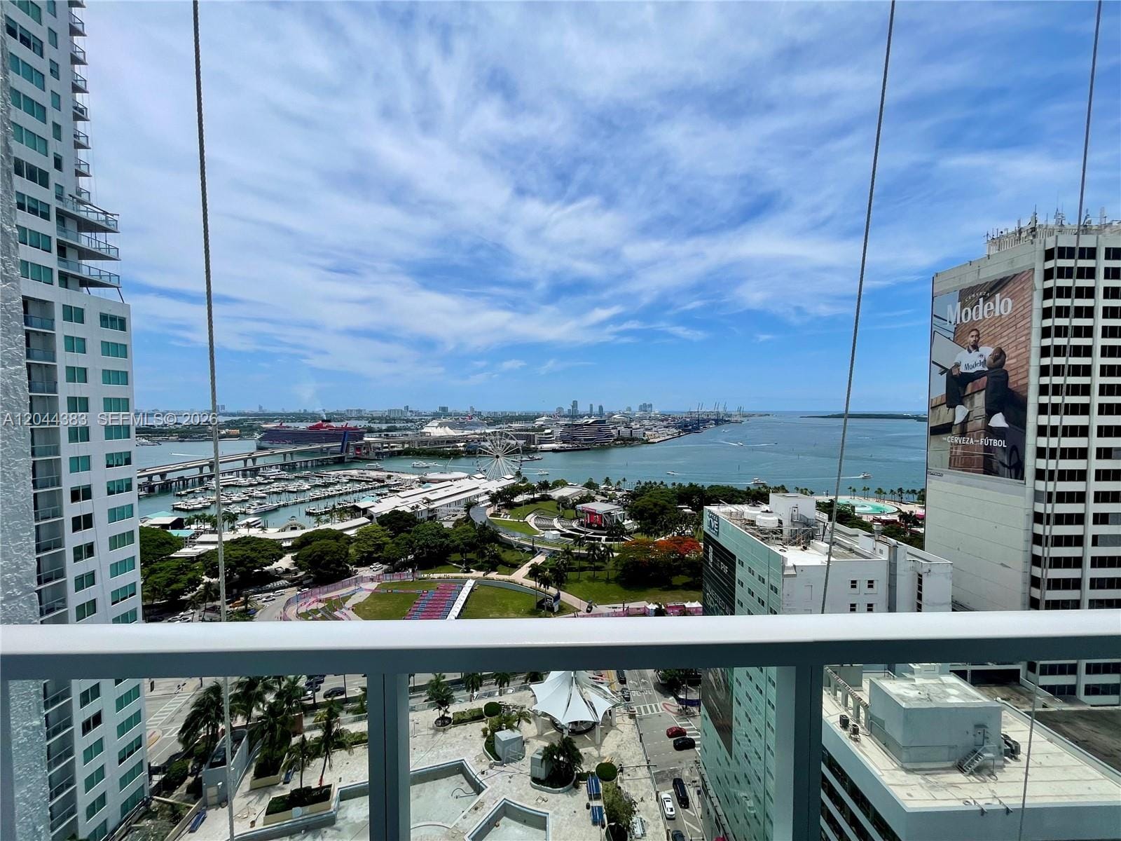 253 NE 2nd Street 2409, Miami, FL 33132 photo 17