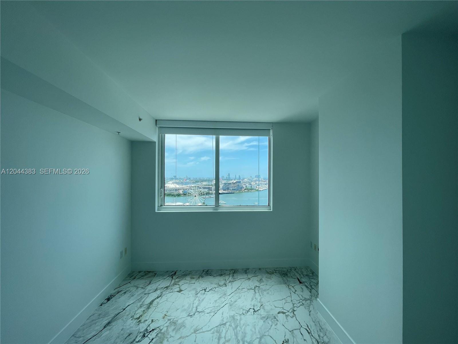 253 NE 2nd Street 2409, Miami, FL 33132 photo 22