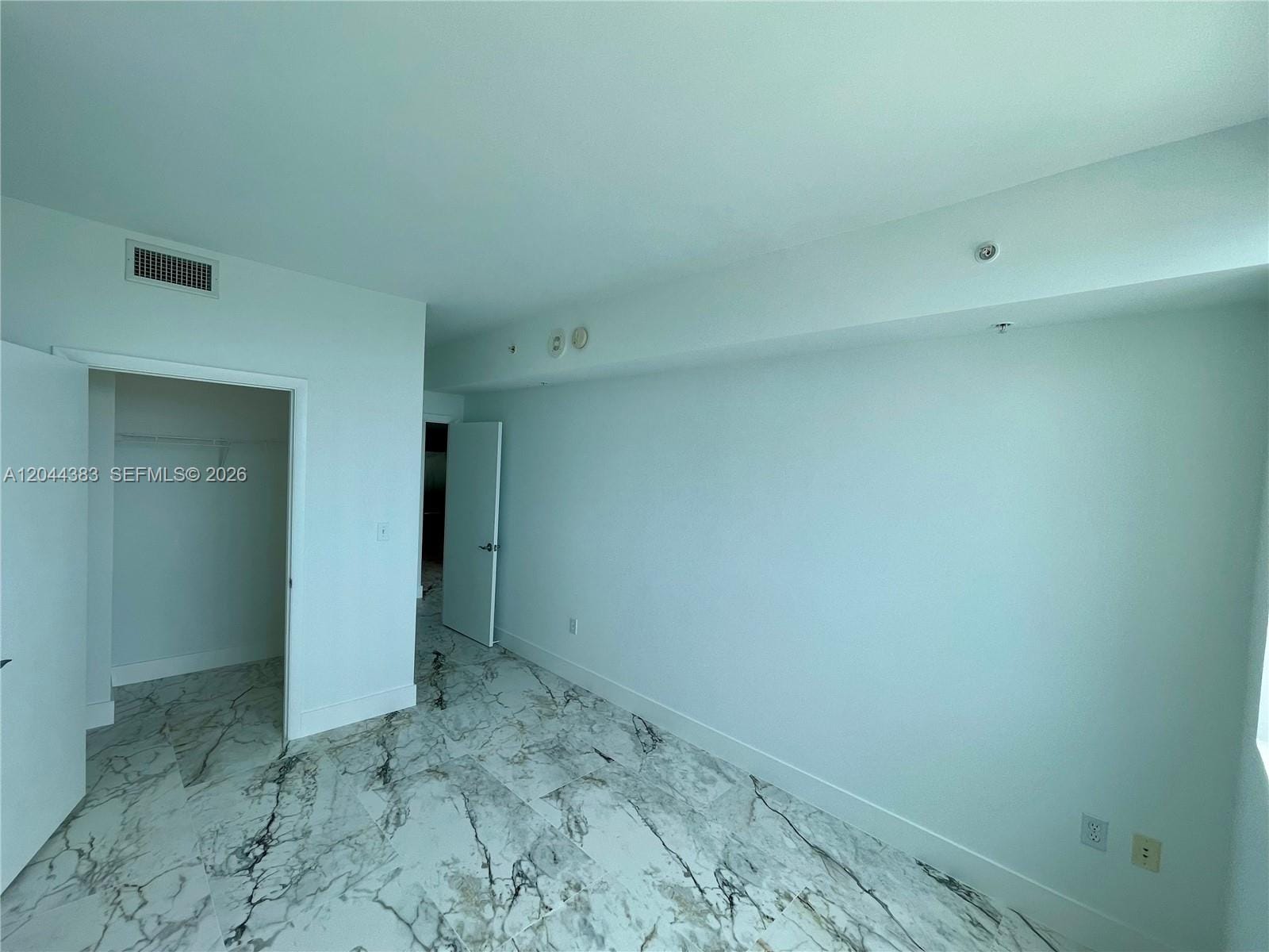 253 NE 2nd Street 2409, Miami, FL 33132 photo 23