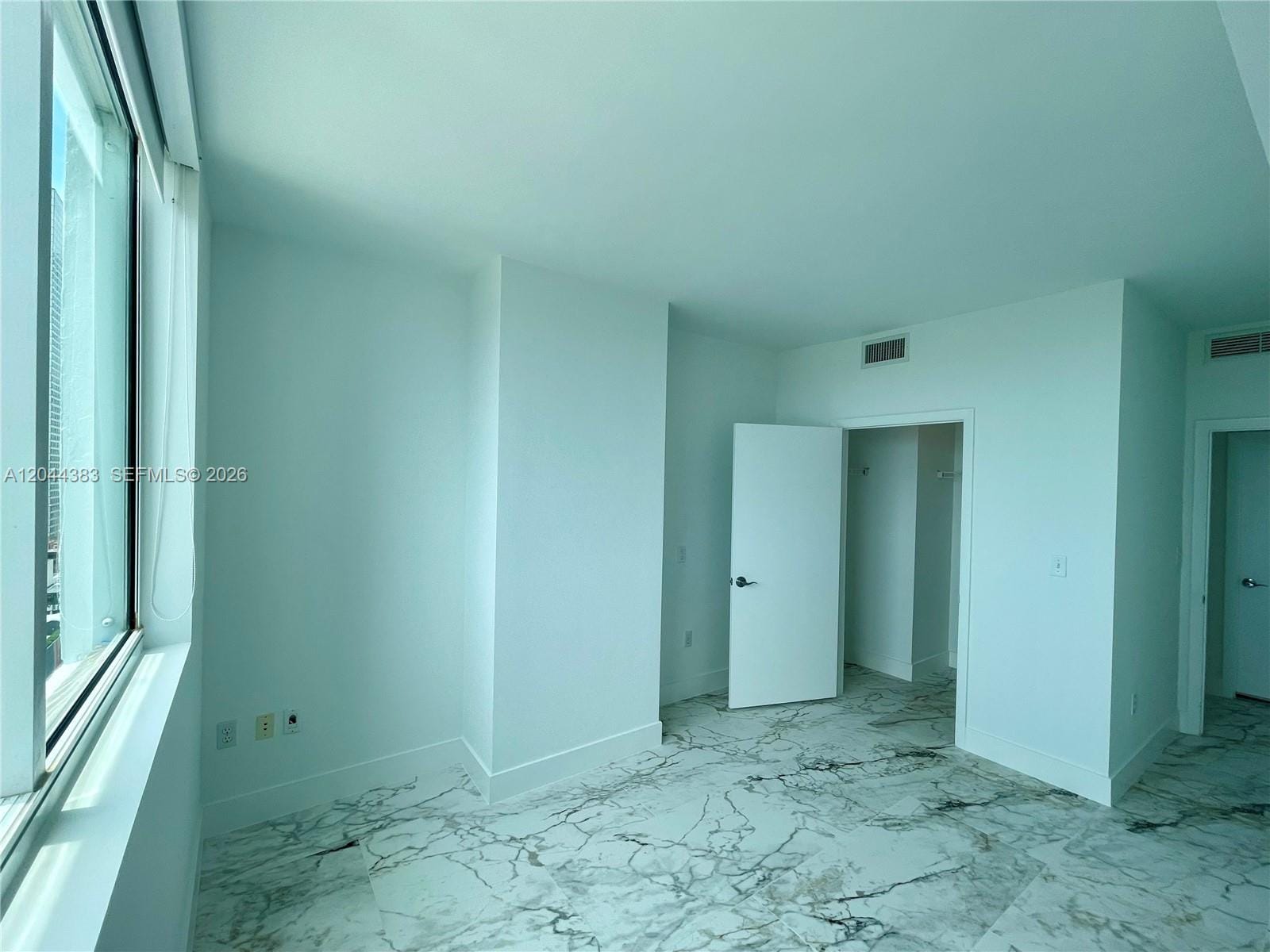 253 NE 2nd Street 2409, Miami, FL 33132 photo 24