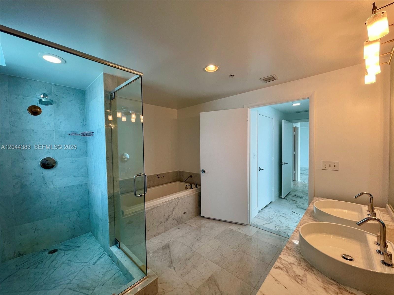 253 NE 2nd Street 2409, Miami, FL 33132 photo 30