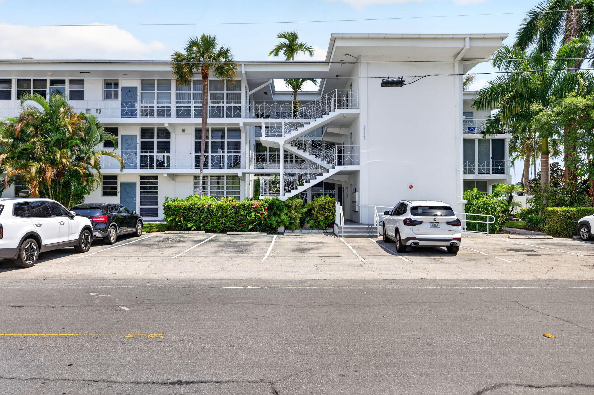 2727 Yacht Club Boulevard 1b