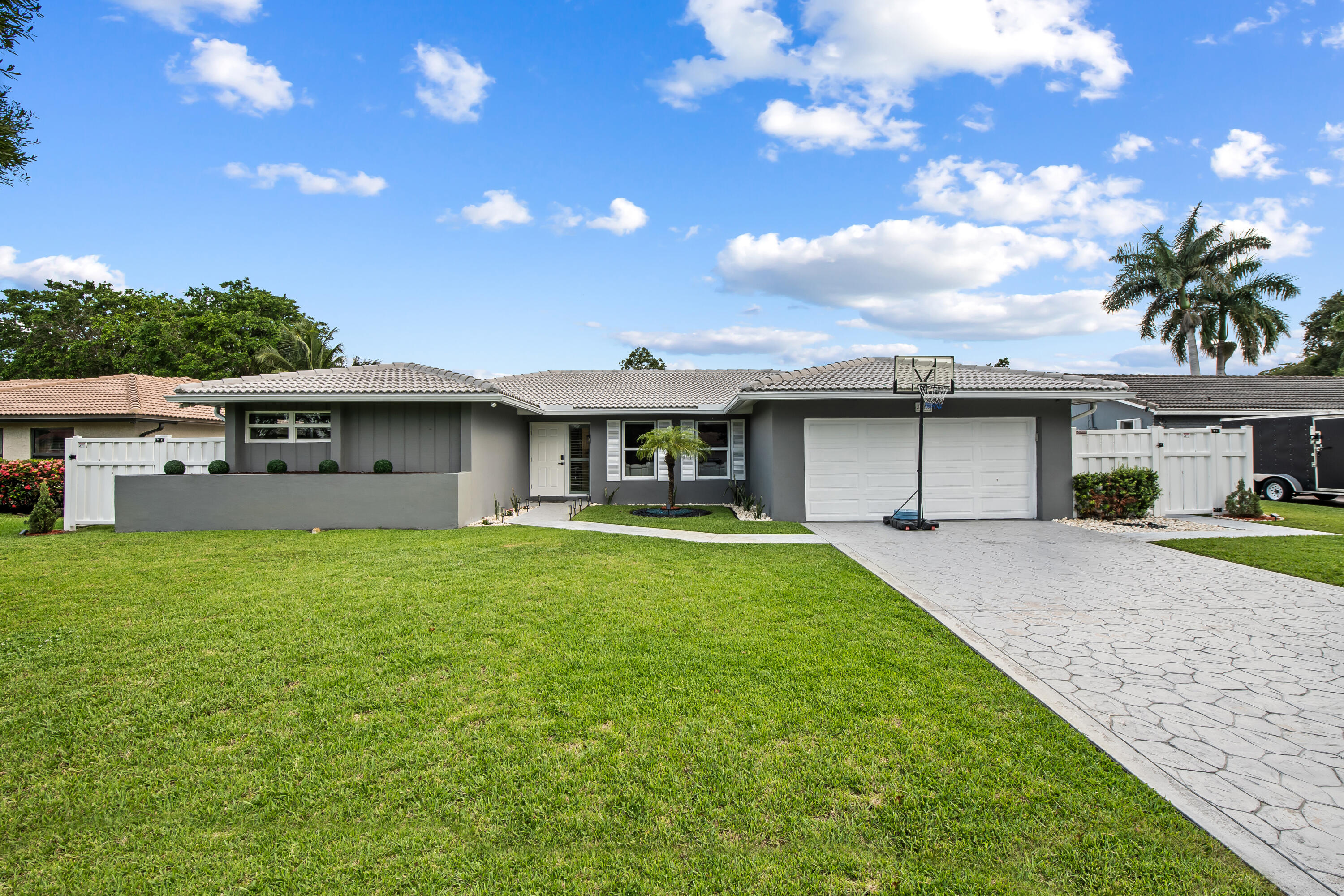 8552 Shadow Wood Boulevard, Coral Springs, FL 33071