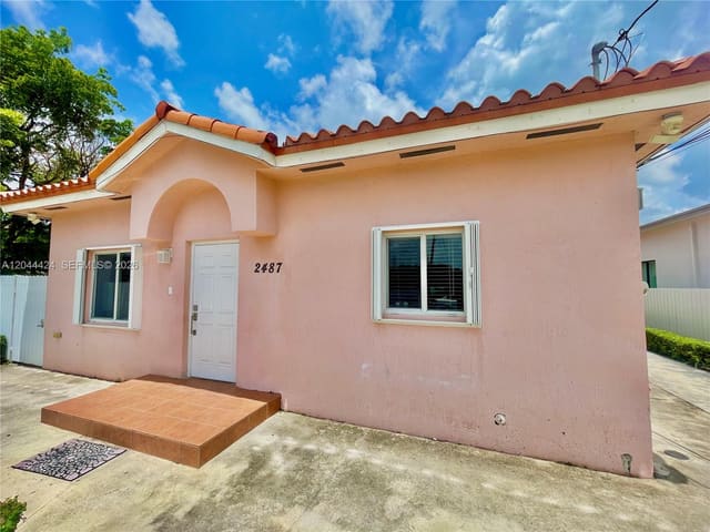 2487 W 5th Court Front, Hialeah, FL 33010