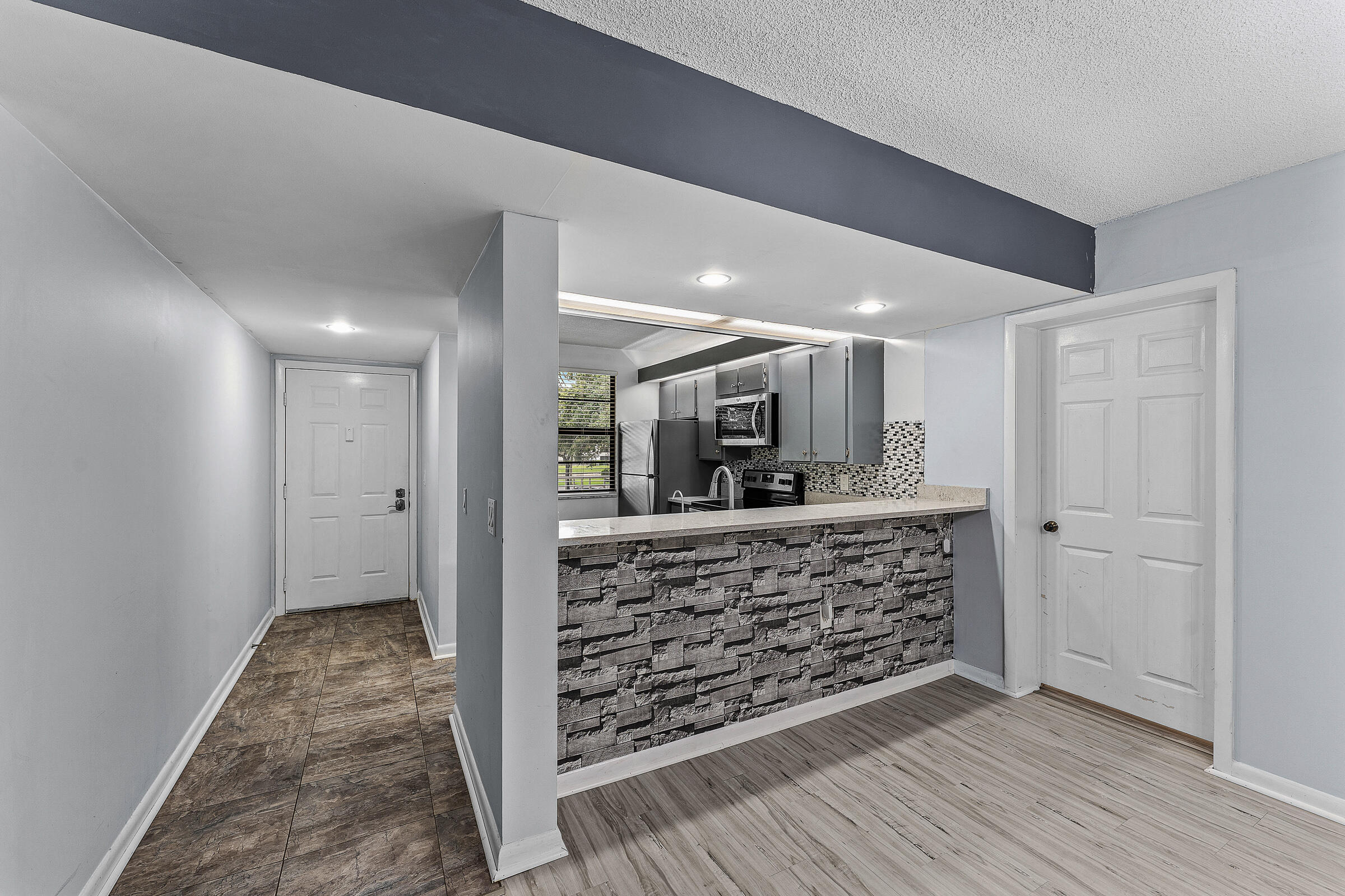 6097 Balboa Circle 202, Boca Raton, FL 33433