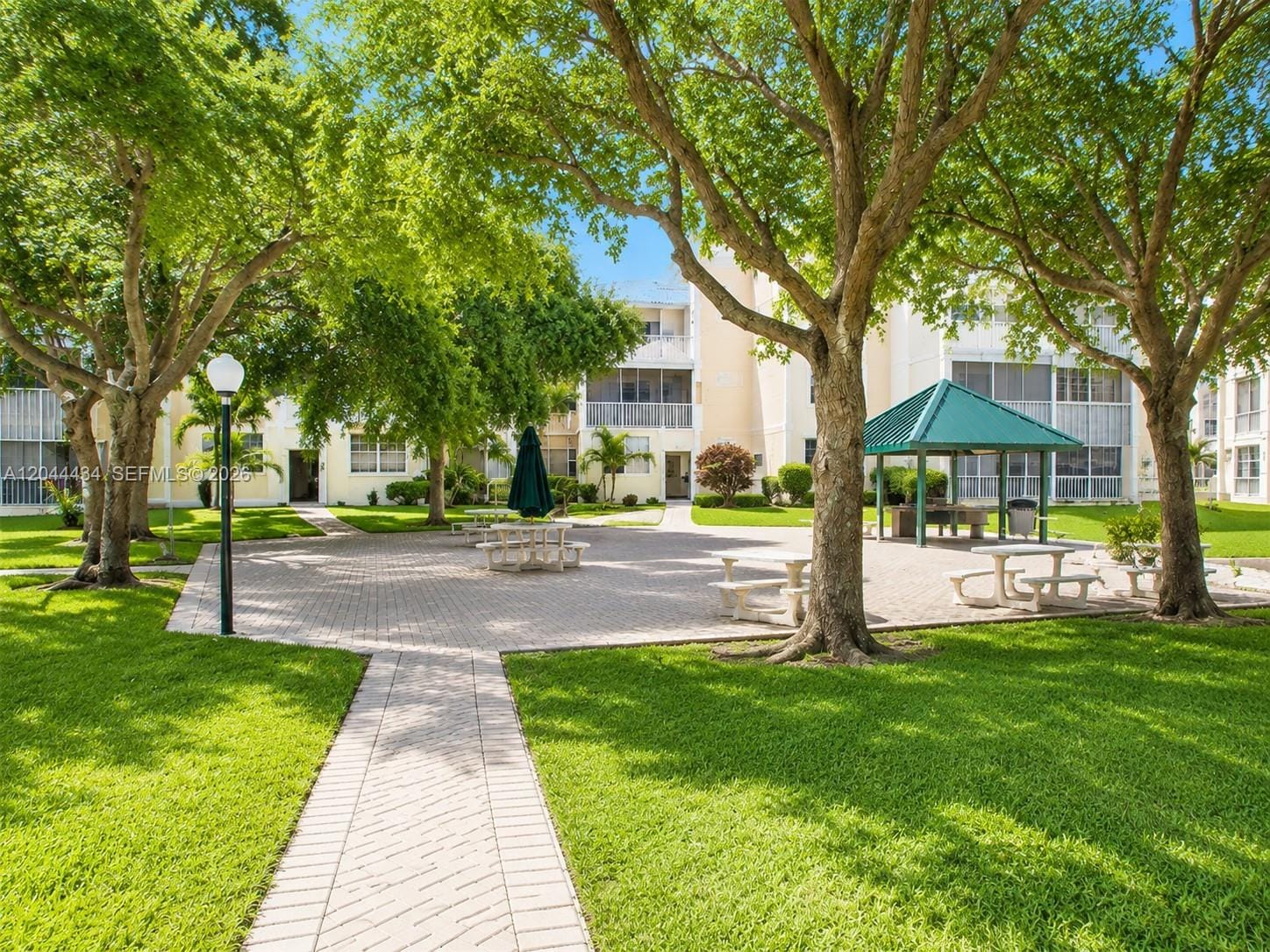 300 NE 12th Avenue 606, Hallandale Beach, FL 33009 photo 22