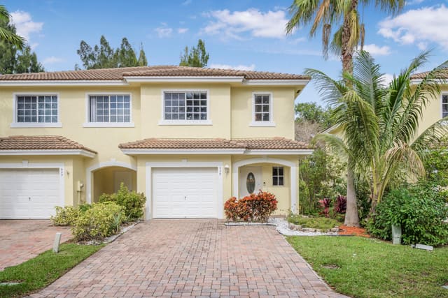 929 Imperial Lake Road, Lake Belvedere Estates, FL 33413