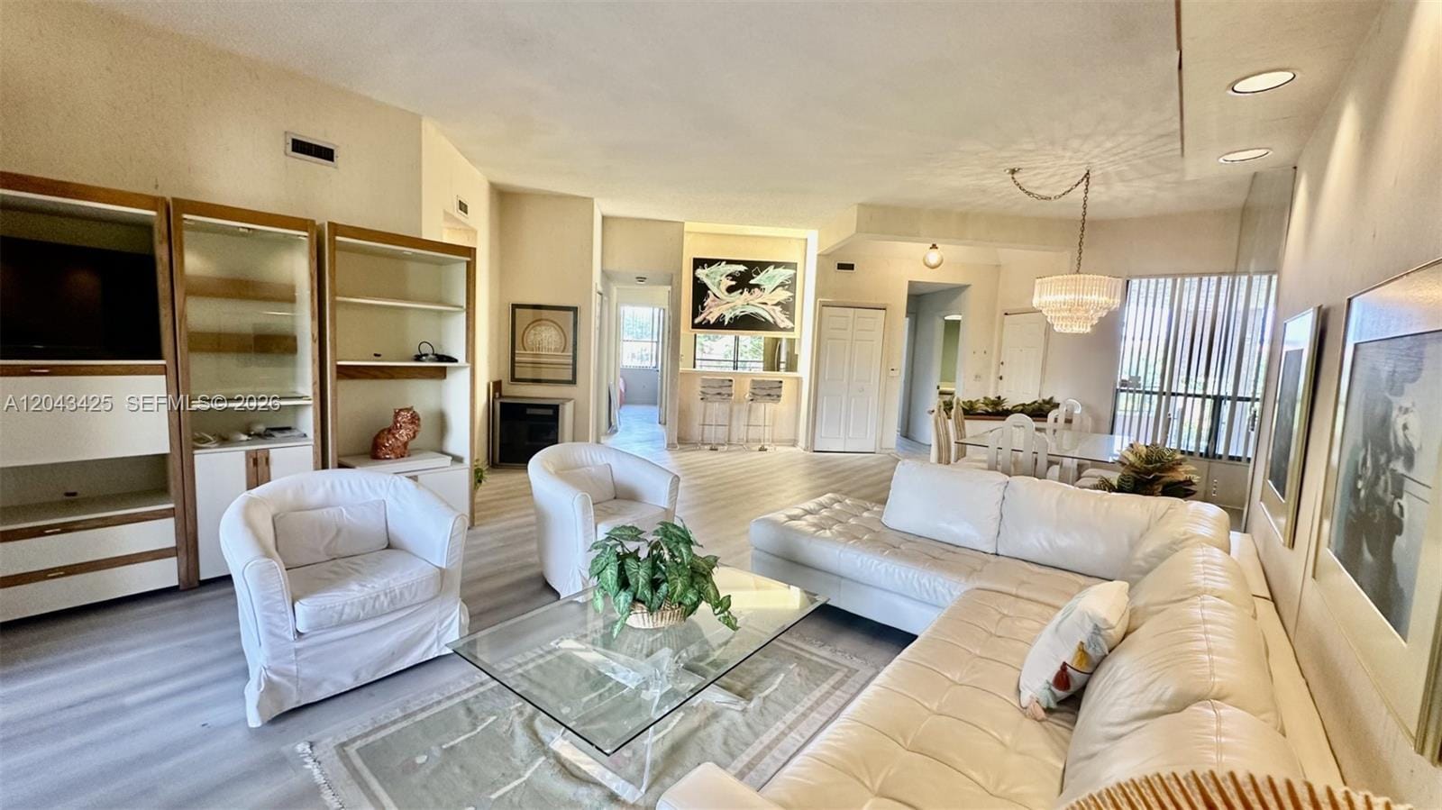 7472 La Paz Boulevard 301 — photo 2