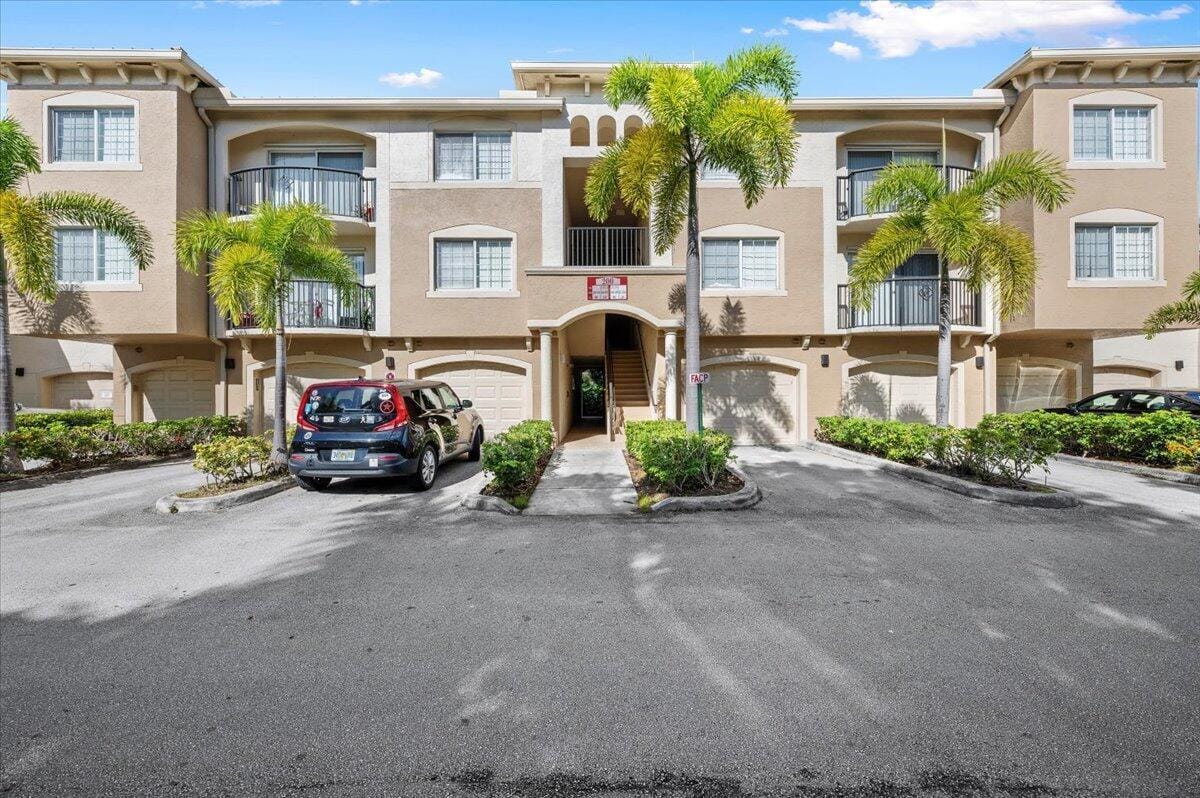 200 N Crestwood Court N 211, Royal Palm Beach, FL 33411 photo 17