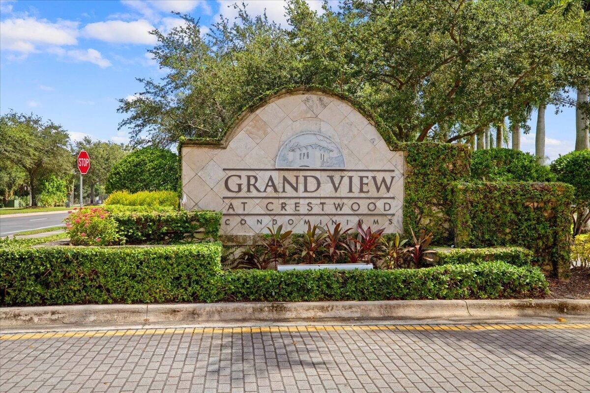 200 N Crestwood Court N 211, Royal Palm Beach, FL 33411 photo 22