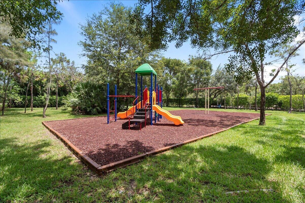 200 N Crestwood Court N 211, Royal Palm Beach, FL 33411 photo 23