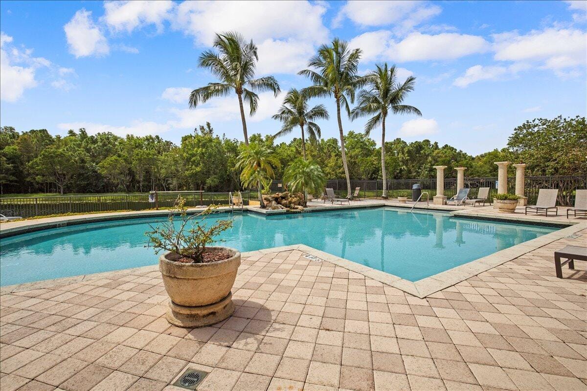 200 N Crestwood Court N 211, Royal Palm Beach, FL 33411 photo 24