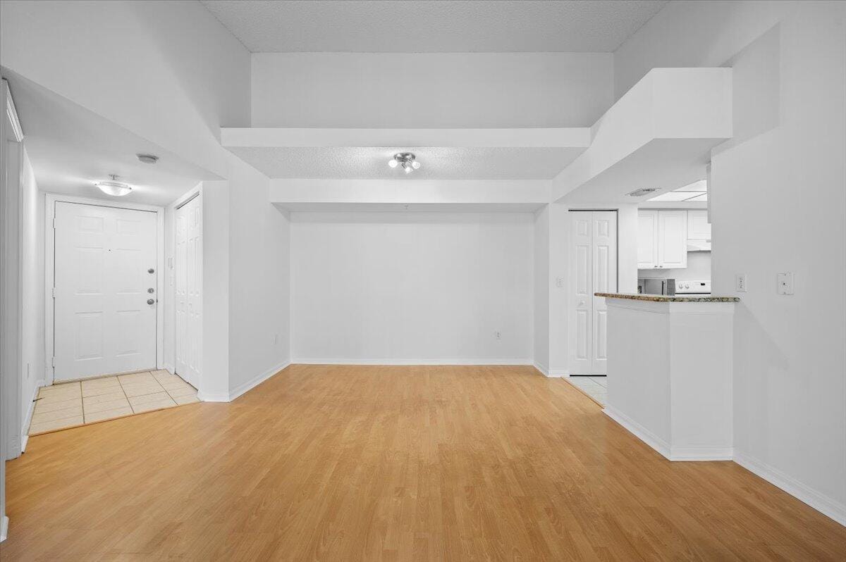 200 N Crestwood Court N 211 — photo 4