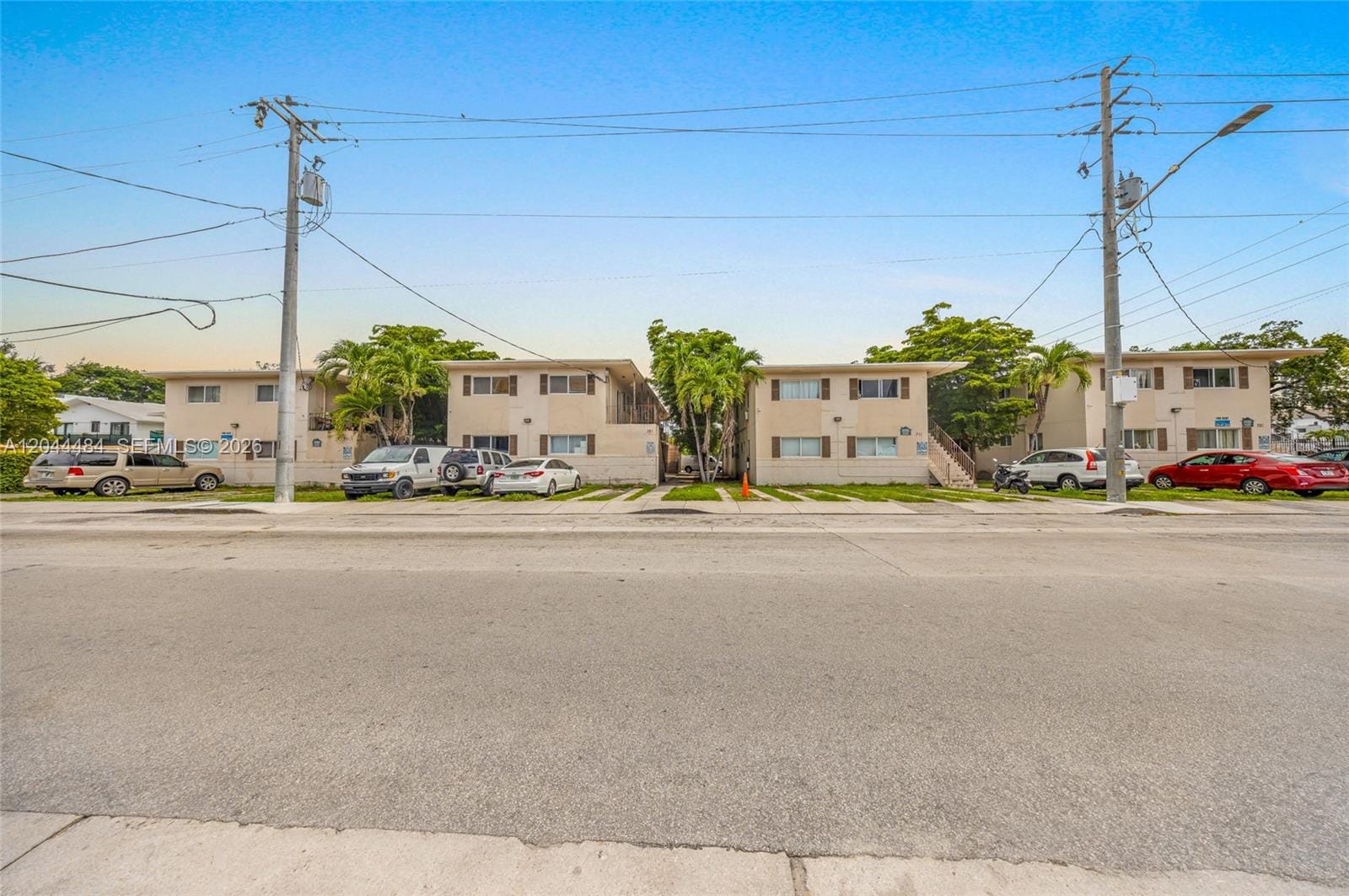 731 SW 5th Street, Miami, FL 33130 photo 1