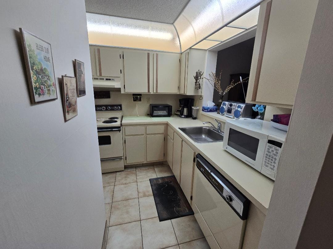 13383 Pineapple Palm Court F — photo 10