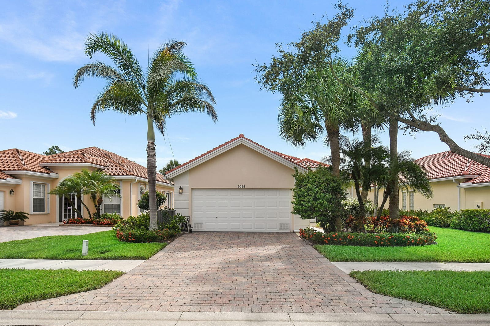 9088 SE La Creek Court, Hobe Sound, FL 33455 photo 2