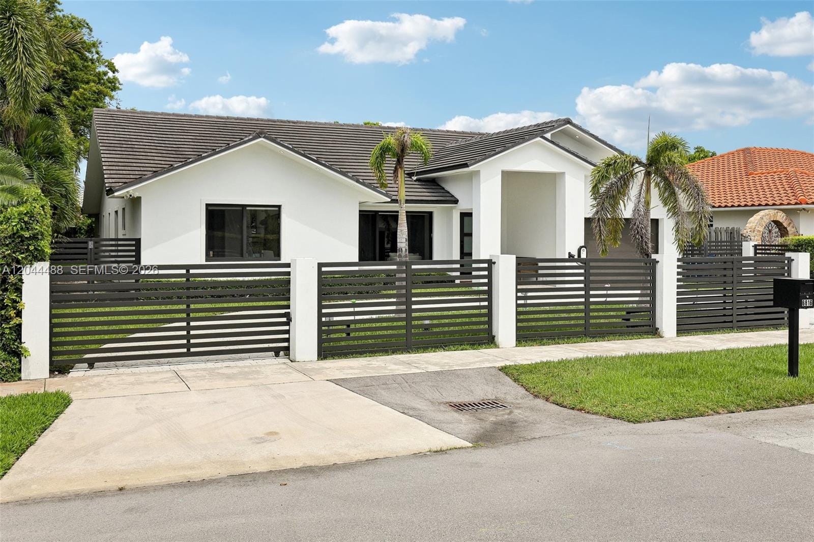 6816 SW 89th Court, Miami, FL 33173 photo 2