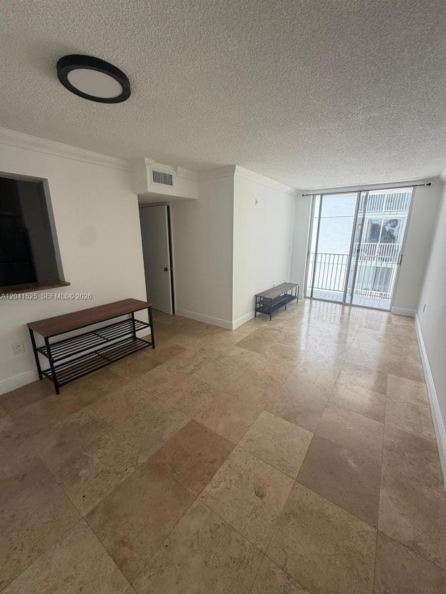 126 SW 17th Road 301 — photo 3
