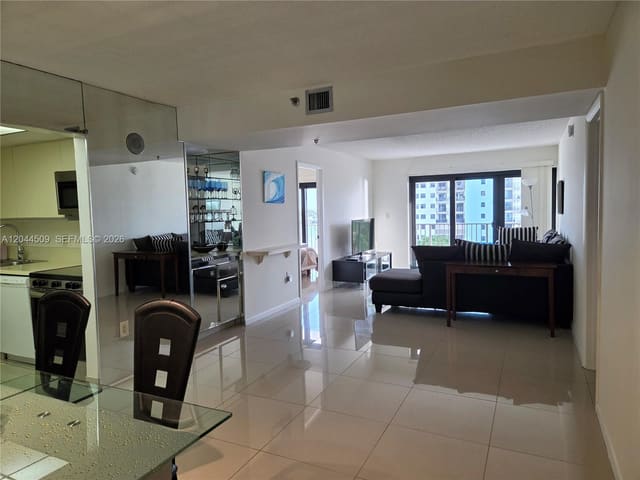 1201 S Ocean Drive 807S, Summit, Hollywood, FL