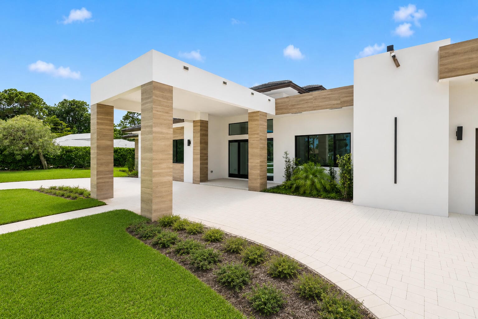 14817 Paddock Drive — photo 9