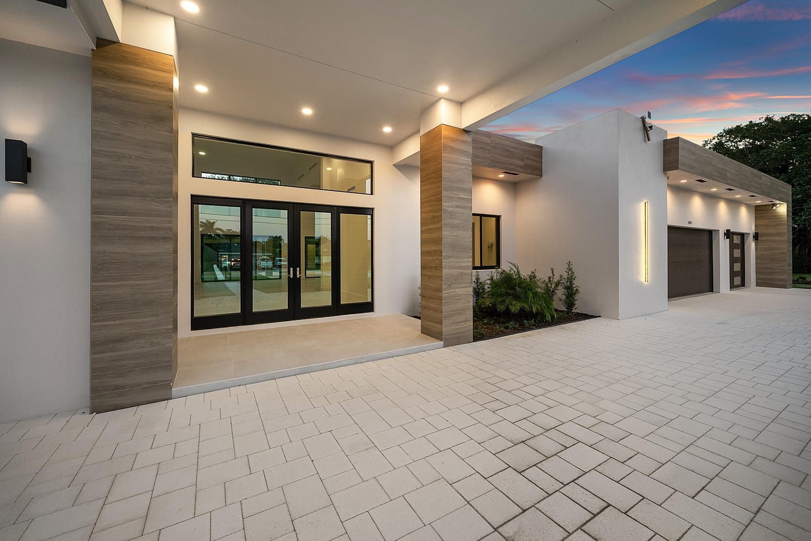 14817 Paddock Drive — photo 10