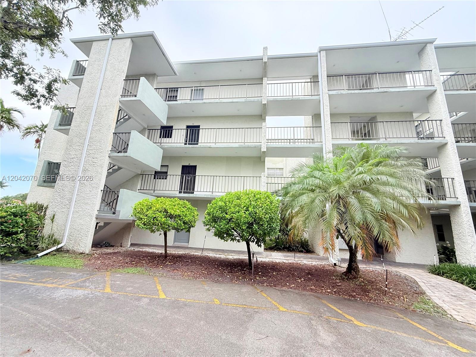 8931 N New River Canal Road 2B, Plantation, FL 33324