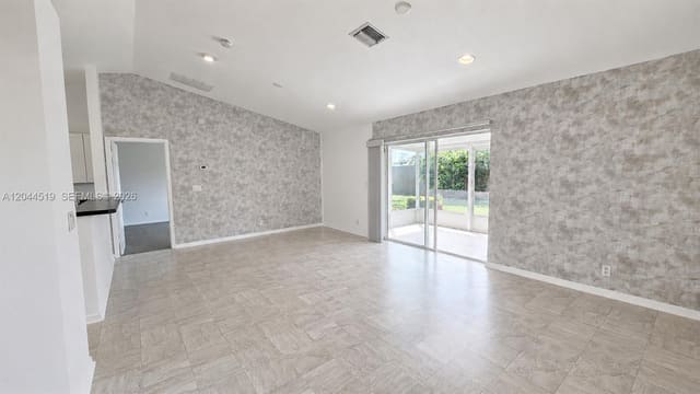 547 High Hawk Circle 541, Vero Beach, FL 32962