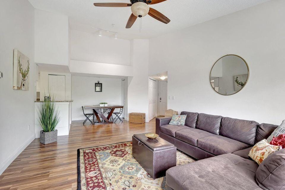 1400 S Crestwood Court S 1407 — photo 3