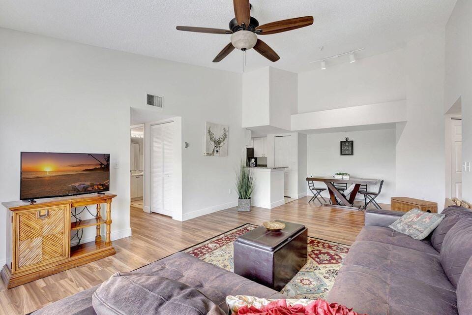 1400 S Crestwood Court S 1407 — photo 7