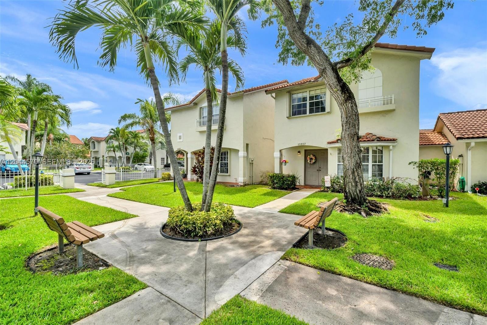 10857 NW 8th Street, Pembroke Pines, FL 33026 photo 2