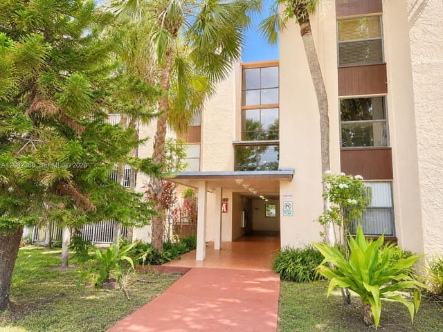 14421 N Kendall Drive 403m, Miami, FL 33186