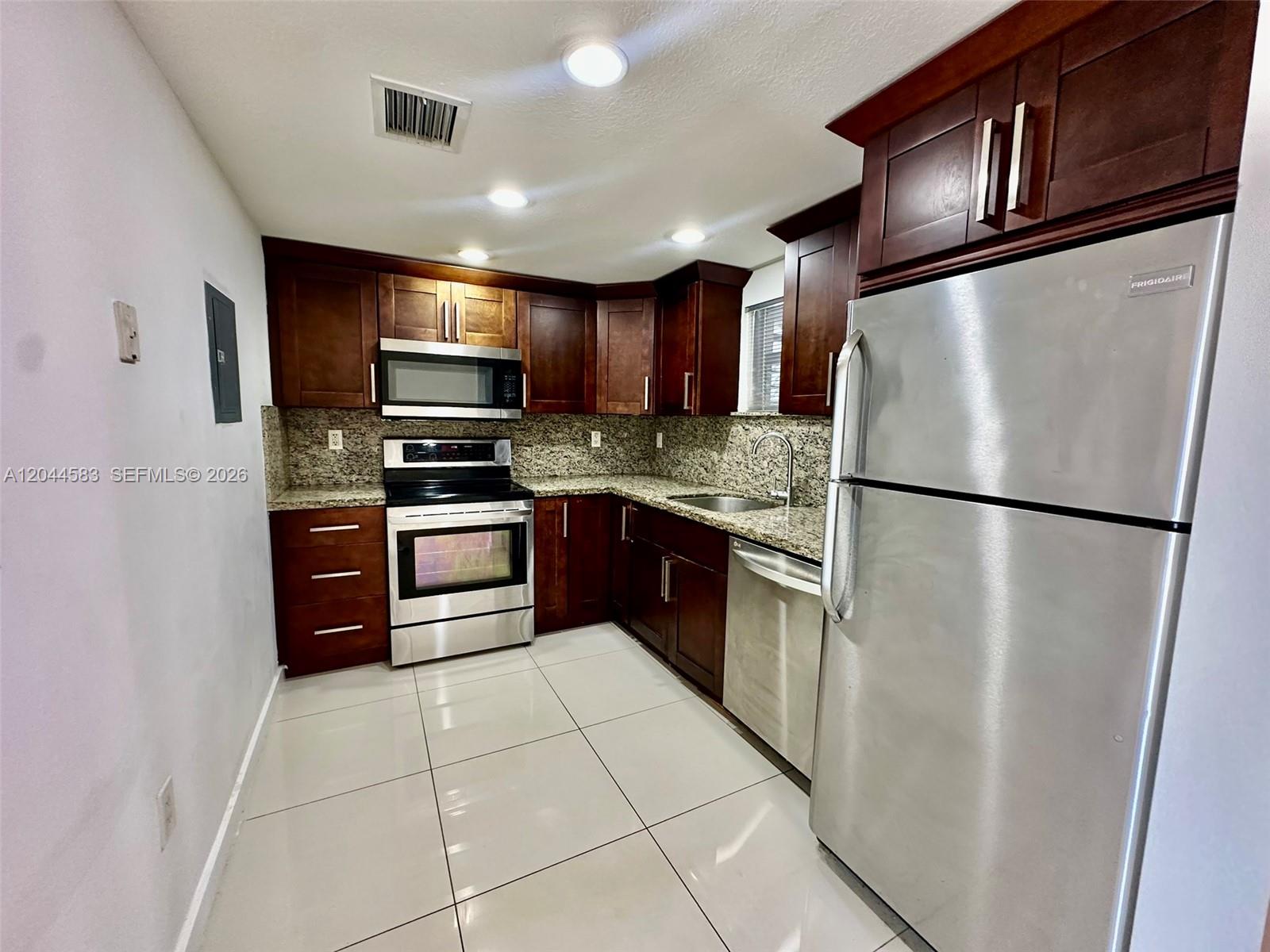 411 SW 37th Avenue 3D, Miami, FL 33135, Miami