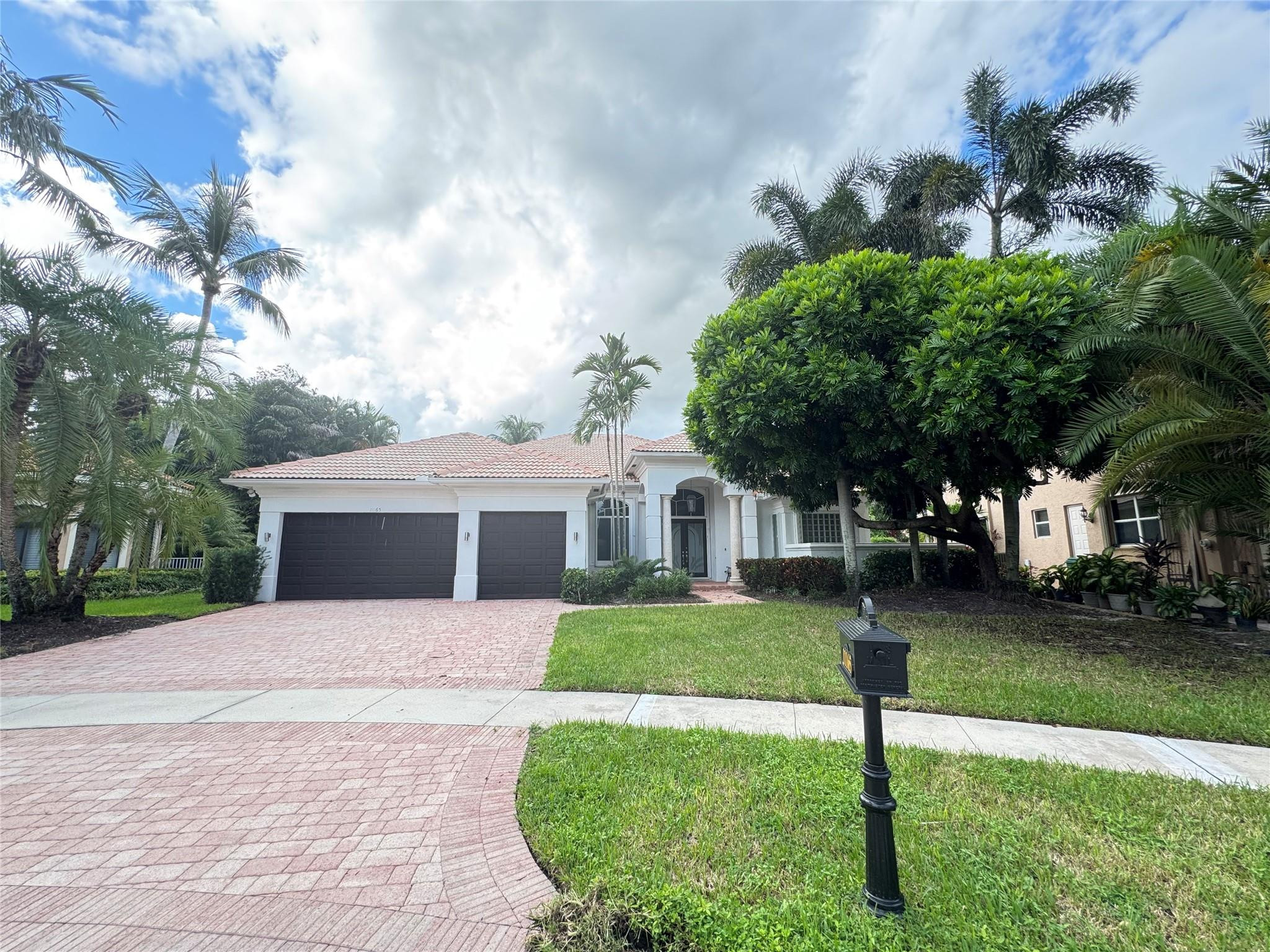 11165 Whitehawk Street, Plantation, FL 33324, Plantation