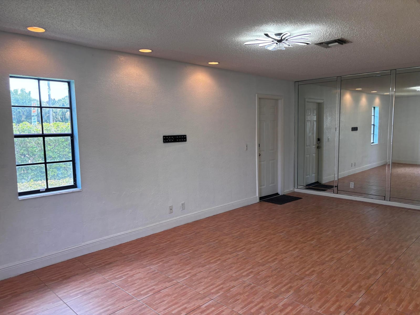 12761 Westhampton Circle — photo 5