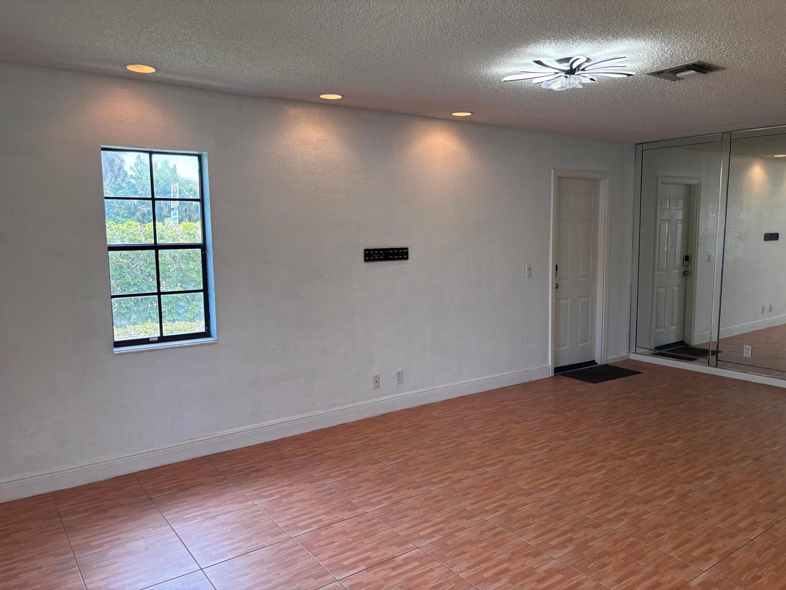 12761 Westhampton Circle — photo 8