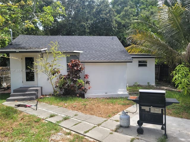 512 NW 96th Street B, Miami, FL 33150