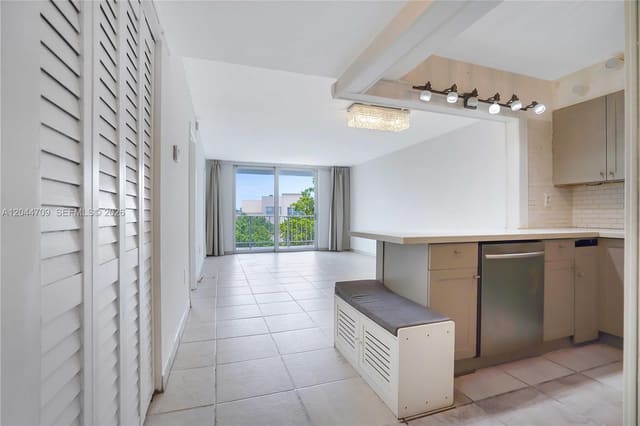 6900 Bay Drive 3H, Stanton House, Miami Beach, FL