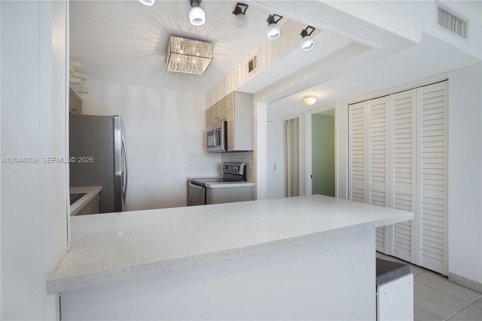 6900 Bay Drive 3H — photo 3