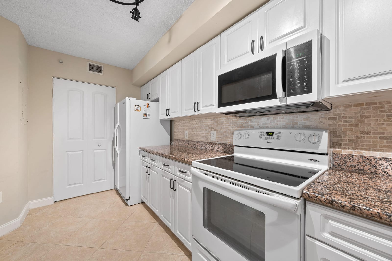 3594 S Ocean Boulevard 604 — photo 12