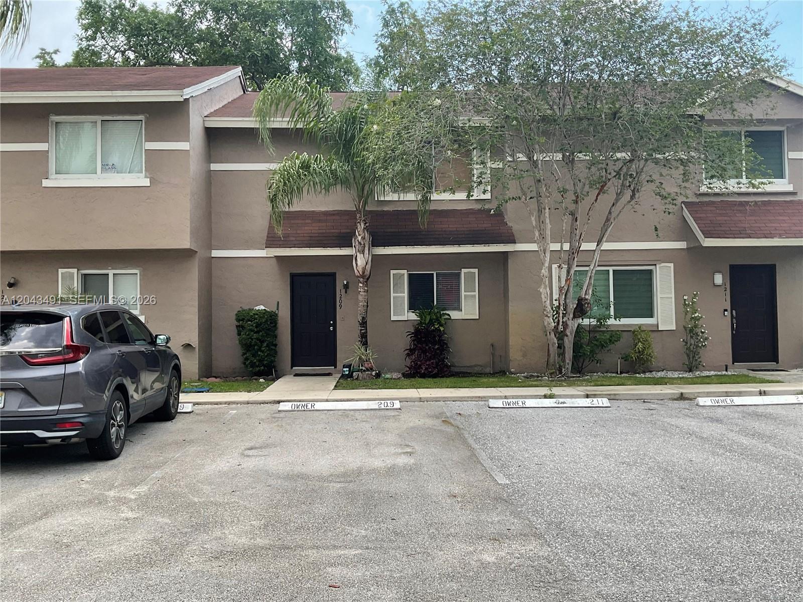 1209 Sussex Drive, North Lauderdale, FL 33068