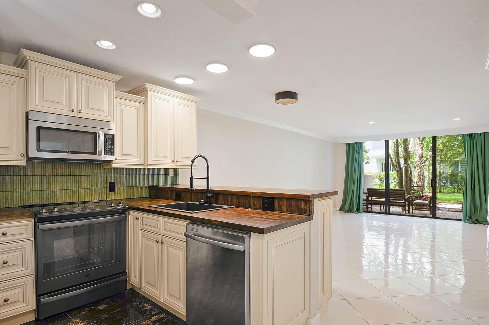 4381 Trevi Court 107, Lake Worth, FL 33467 photo 2