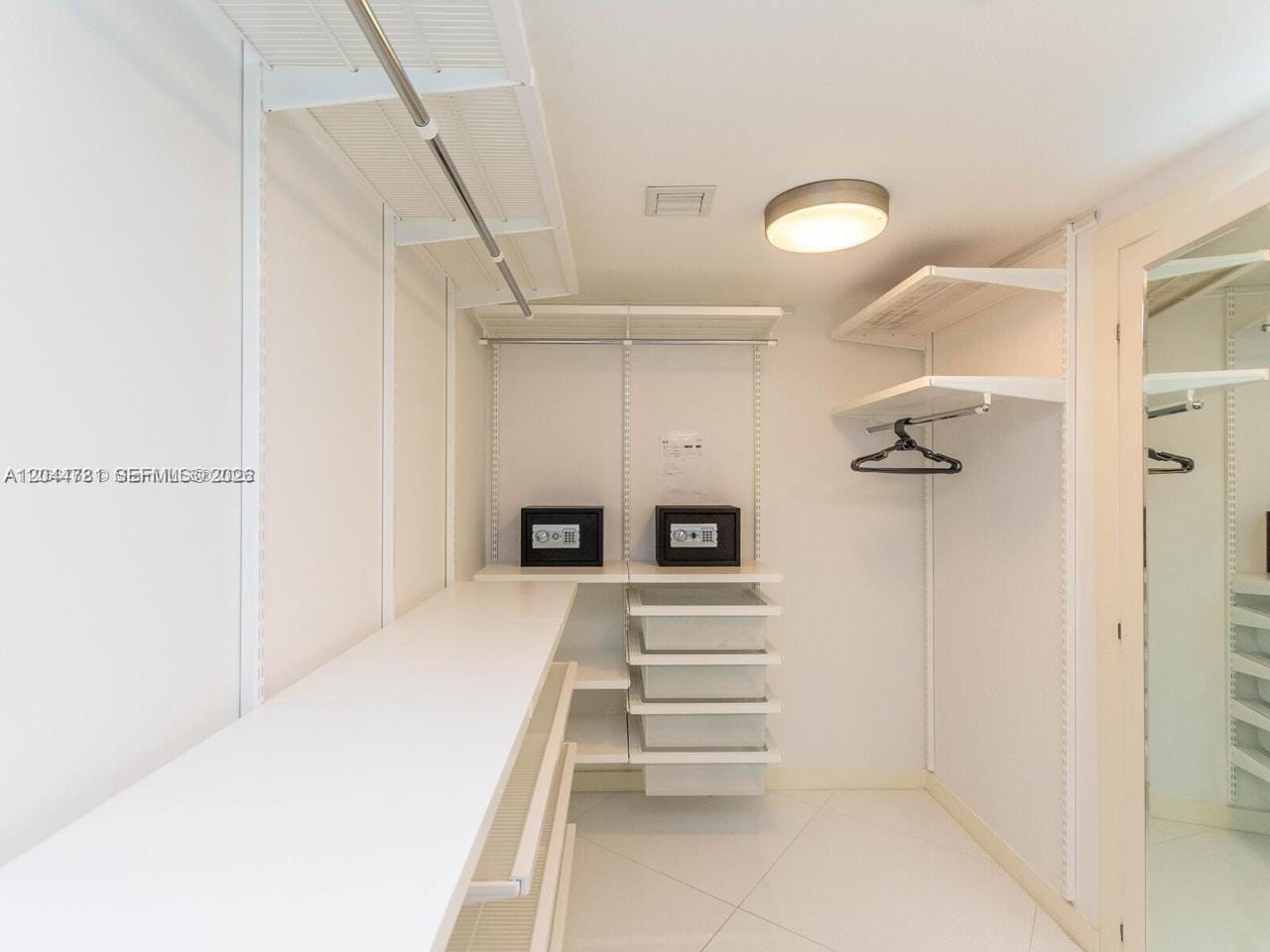 200 Biscayne Boulevard Way 3102, Miami, FL 33131 photo 18