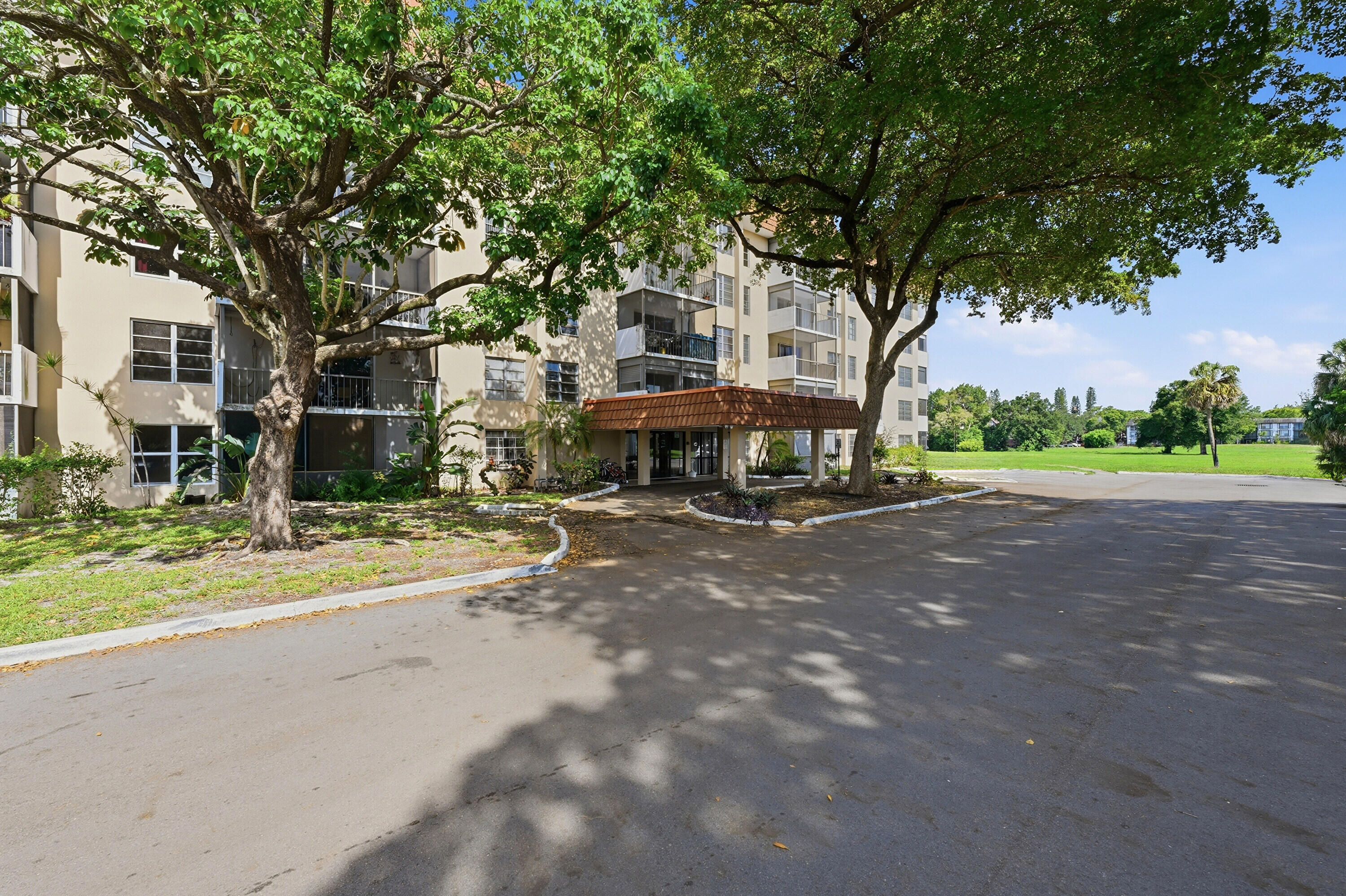 4158 Inverrary Drive 511, Lauderhill, FL 33319, Lauderhill