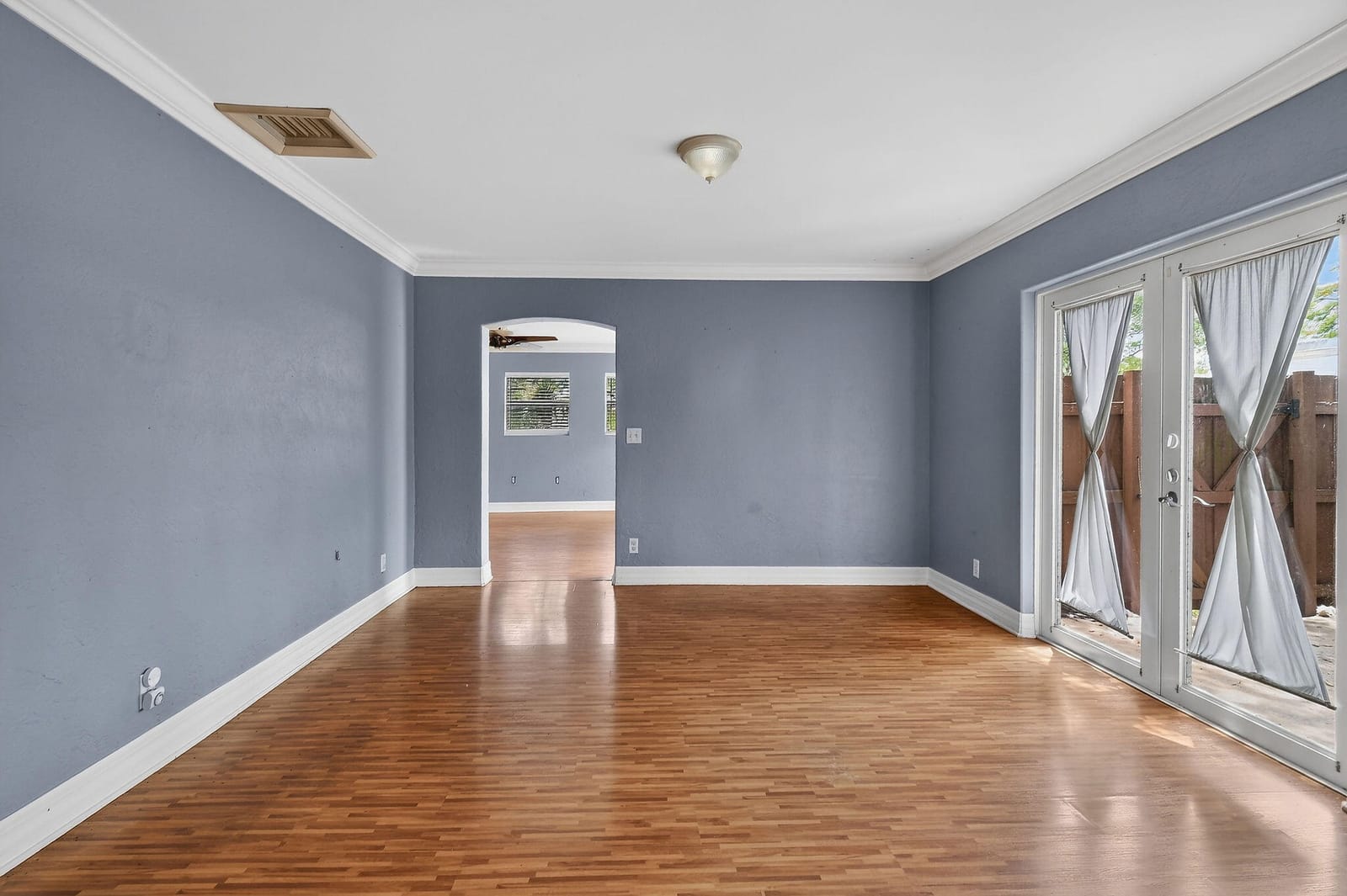 1005 Selkirk Street — photo 11