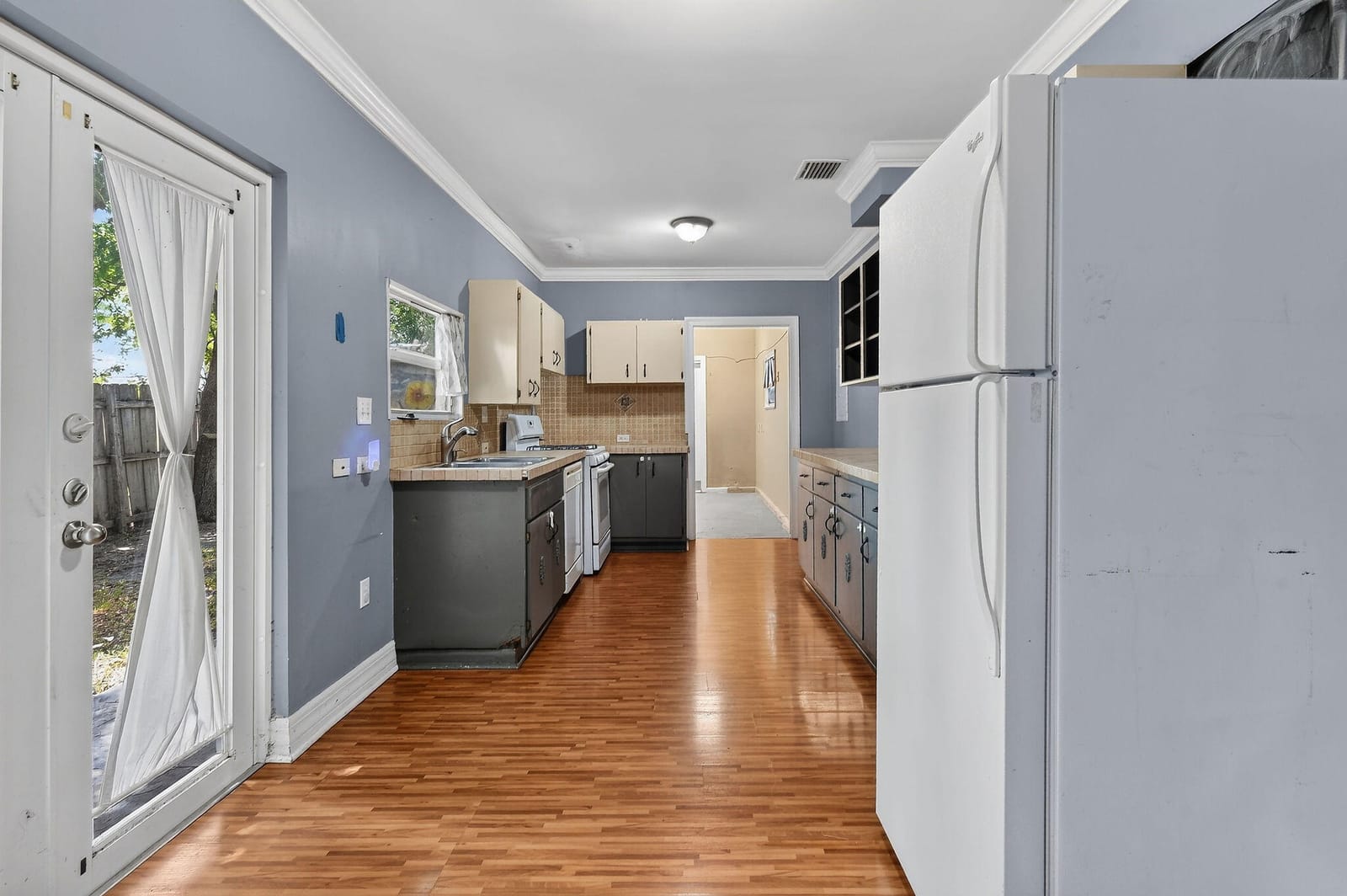 1005 Selkirk Street — photo 12