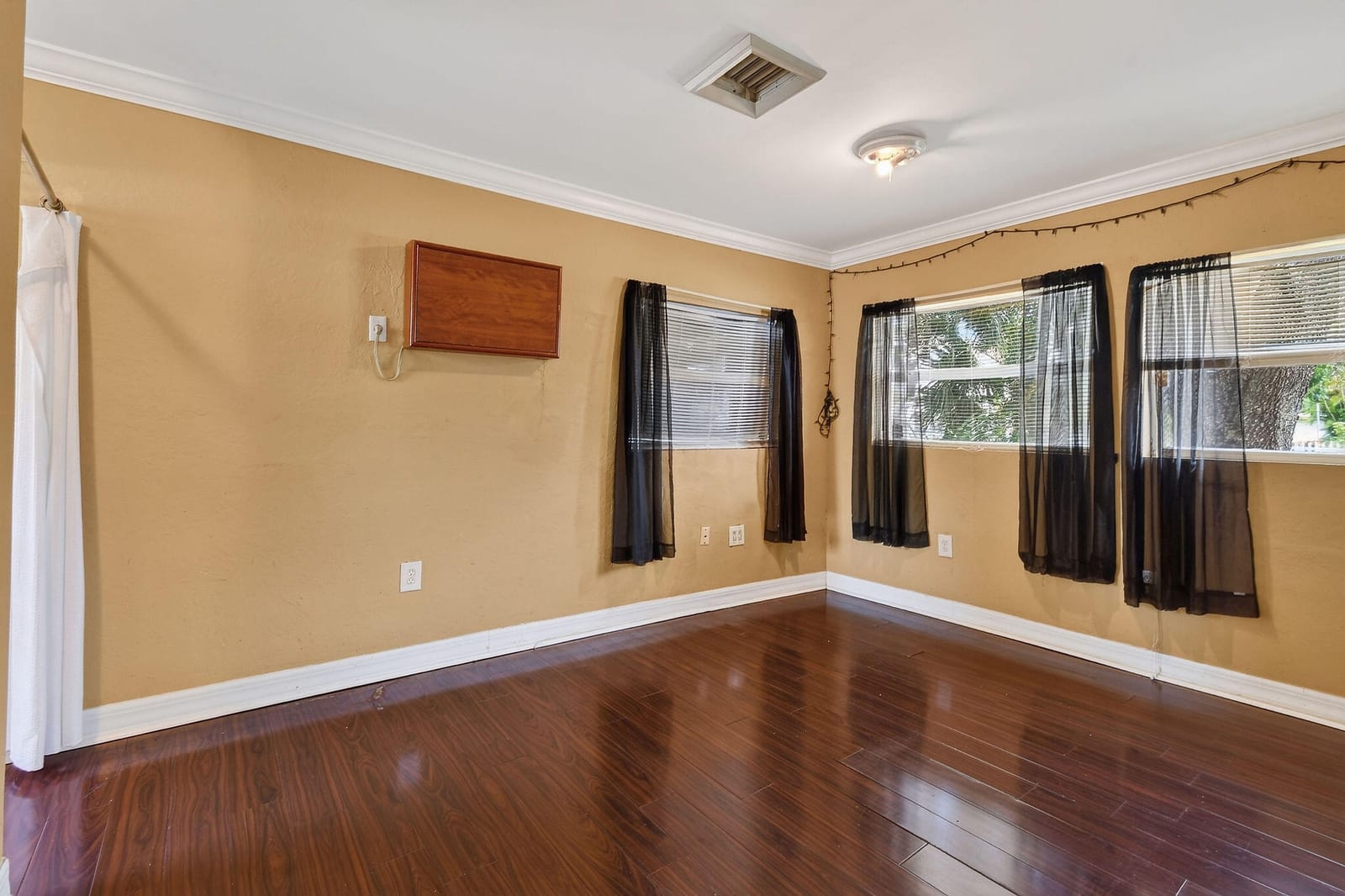 1005 Selkirk Street — photo 7