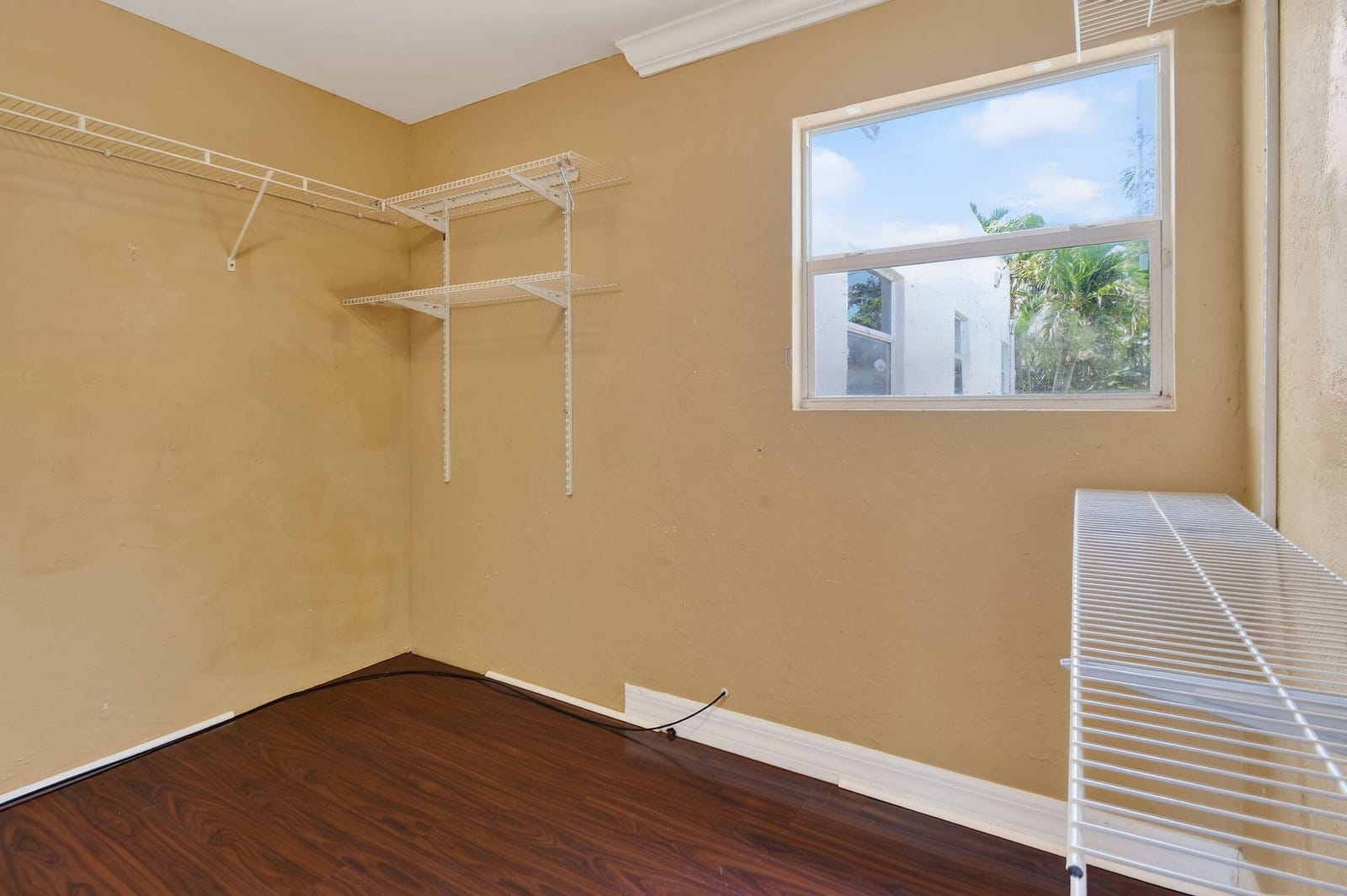 1005 Selkirk Street — photo 9