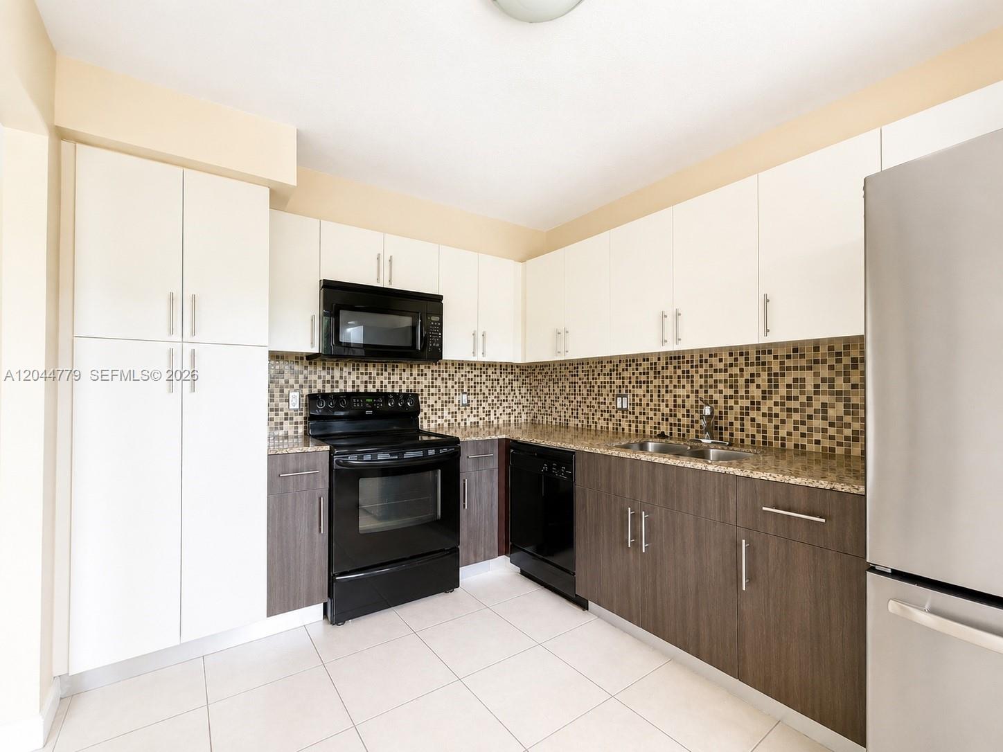 405 Lakeview Drive 202, Weston, FL 33326, Weston