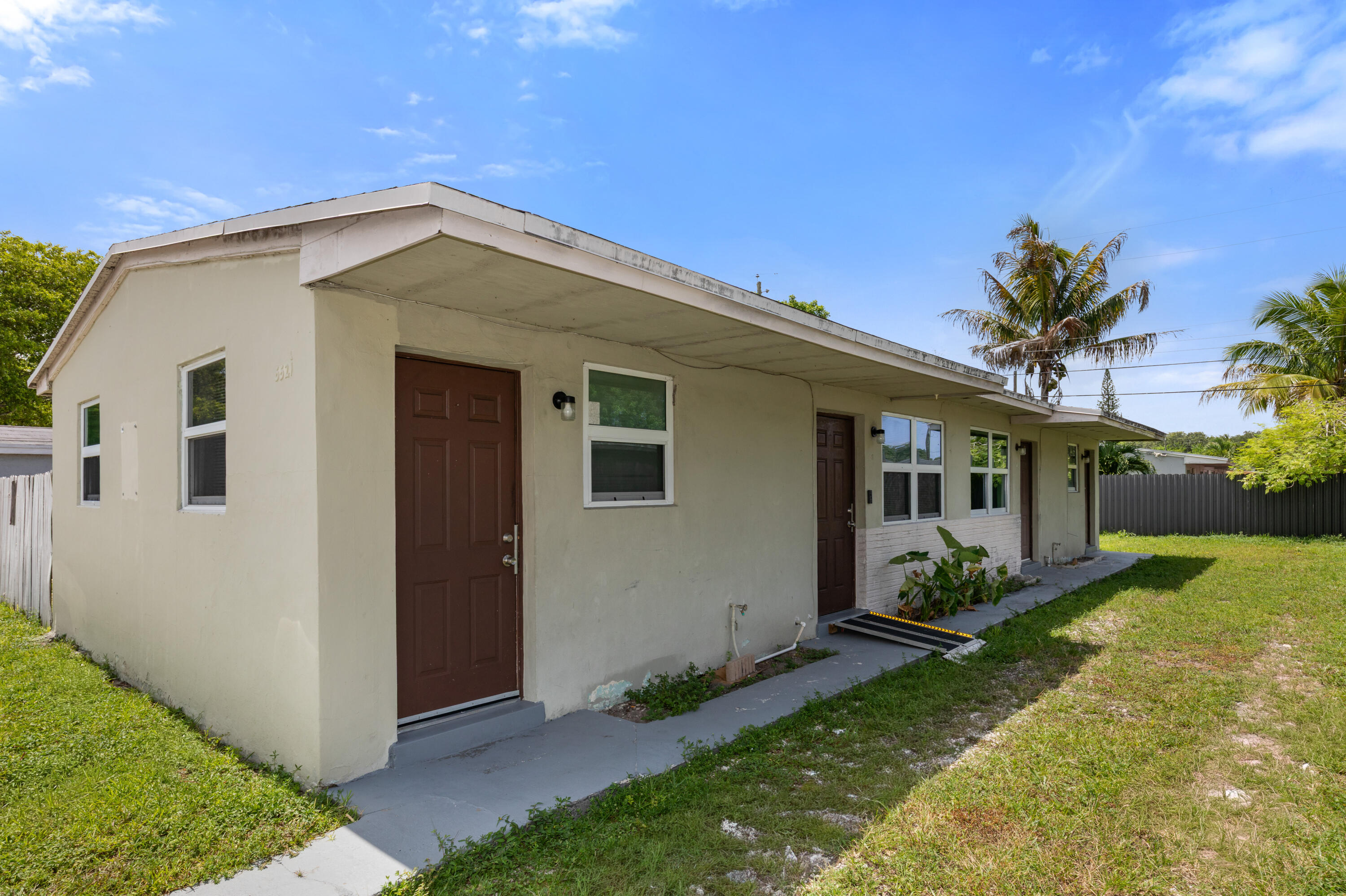 5521 SW 34th Street 1-2, Hollywood, FL 33023