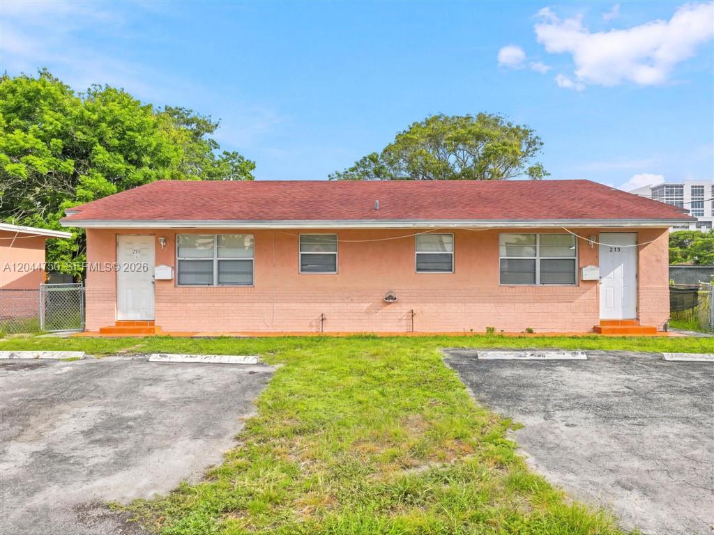 211 SE 10th Street, Hallandale Beach, FL 33009
